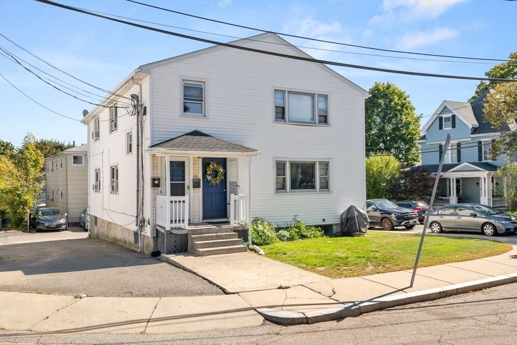 Exterior, Facade, Farmhouse