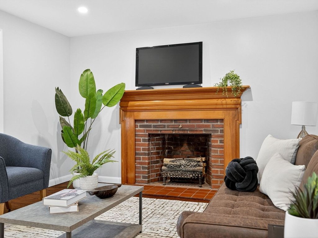 Fireplace, Interior, Living room, Recessed Lighting