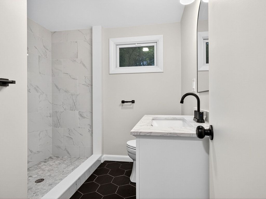 Bathroom, Interior, Marble Walls
