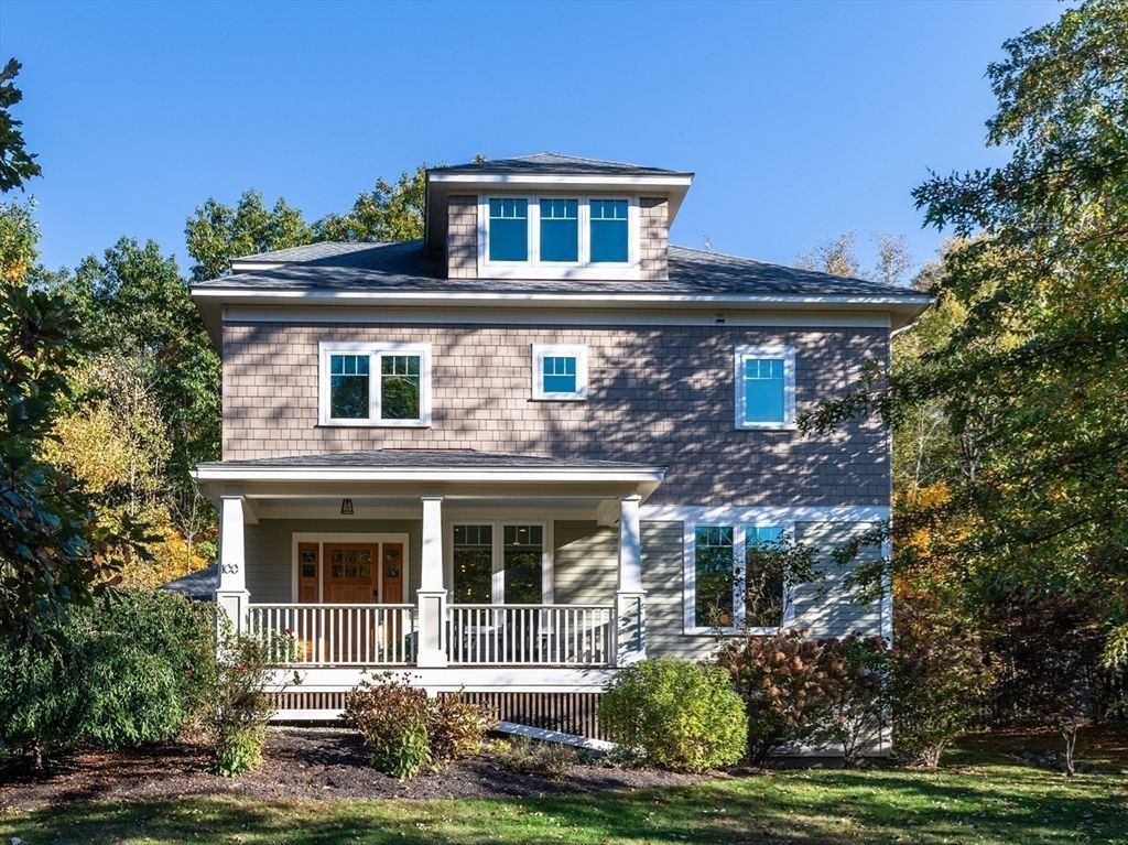 Exterior, Facade, American Foursquare