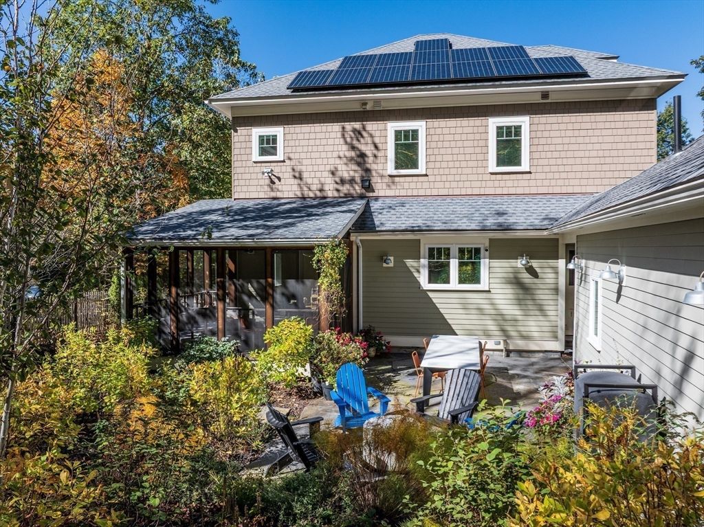 Exterior, Facade, Solar Panels, American Foursquare