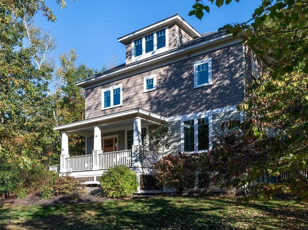 Exterior, Facade, American Foursquare