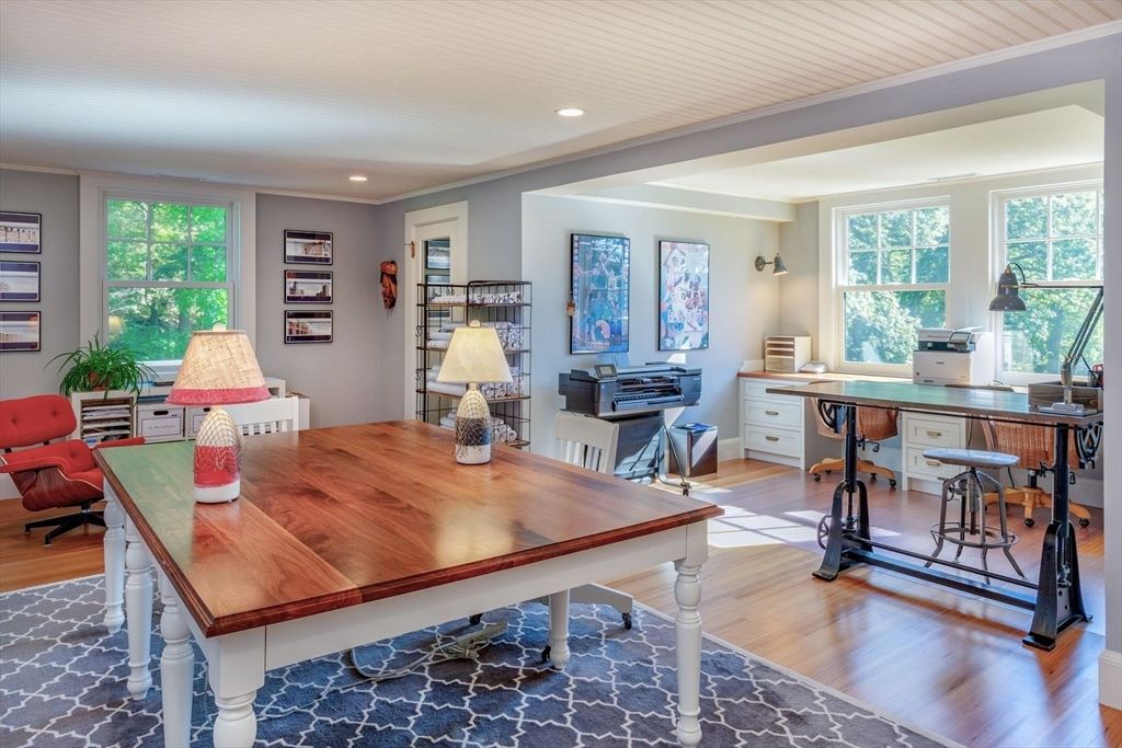 Home Office, Interior, Recessed Lighting, Wood Texture Flooring