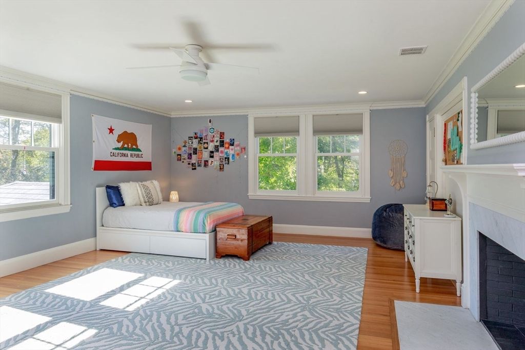 Bedroom, Fireplace, Interior, Recessed Lighting, Wood Texture Flooring