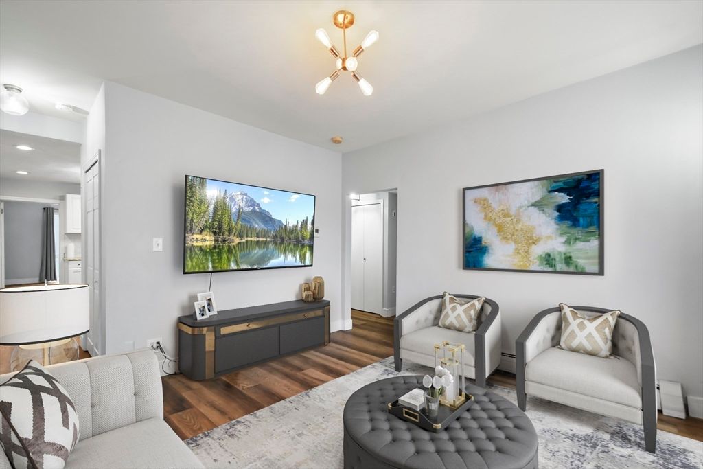 Interior, Living room, Pendant Lights, Recessed Lighting, Wood Texture Flooring