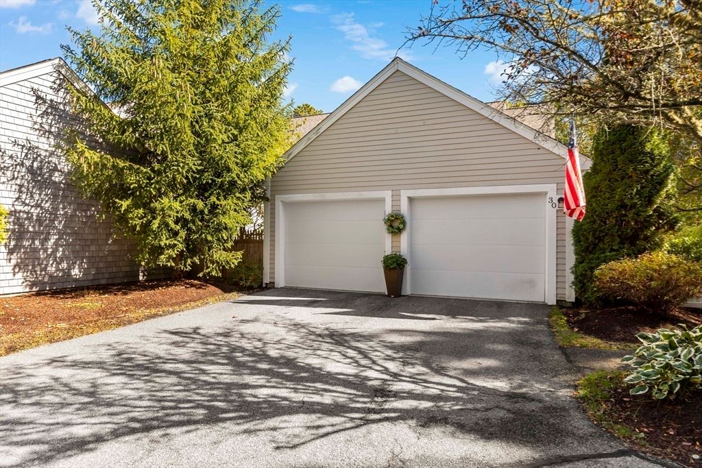 Detached Garage, Exterior