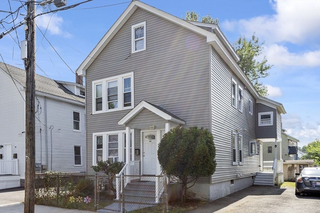 Exterior, Facade, Queen Anne Victorian