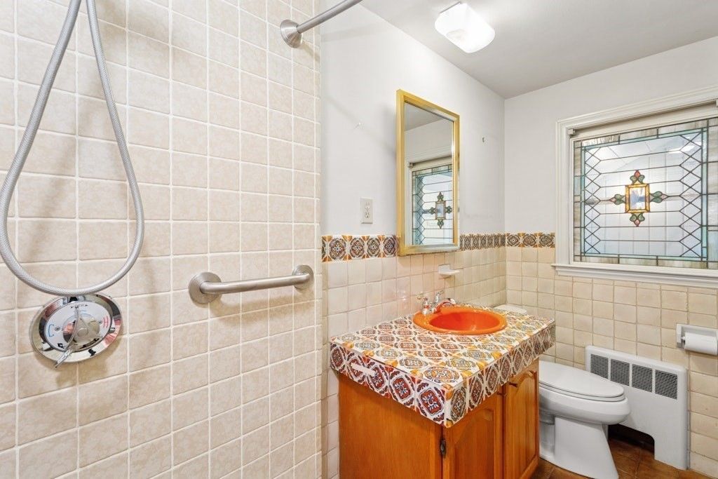 Bathroom, Interior, Tile Countertops