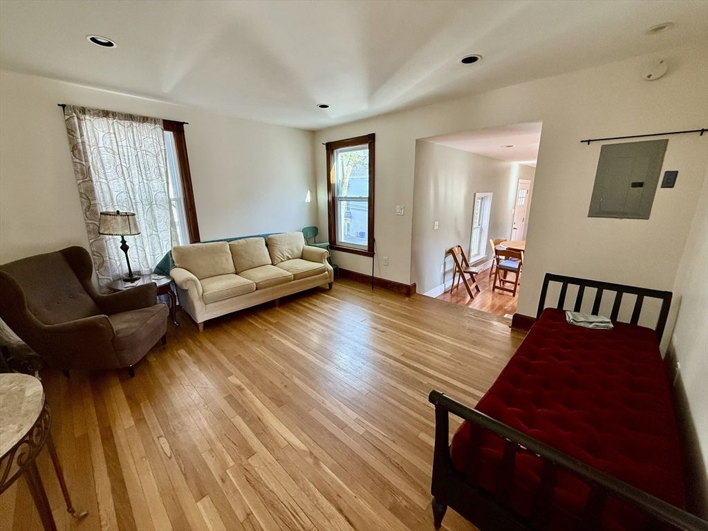 Dining room, Interior, Living room, Recessed Lighting, Wood Texture Flooring
