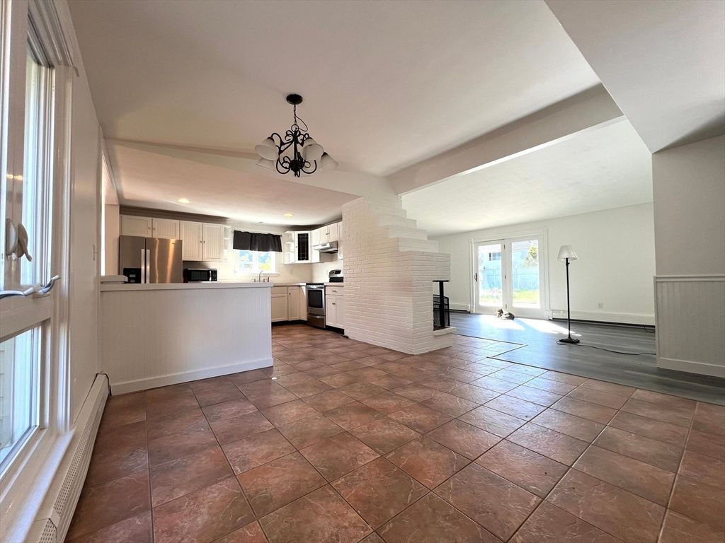 Interior, Kitchen, Pendant Lights, Stainless Steel Appliances