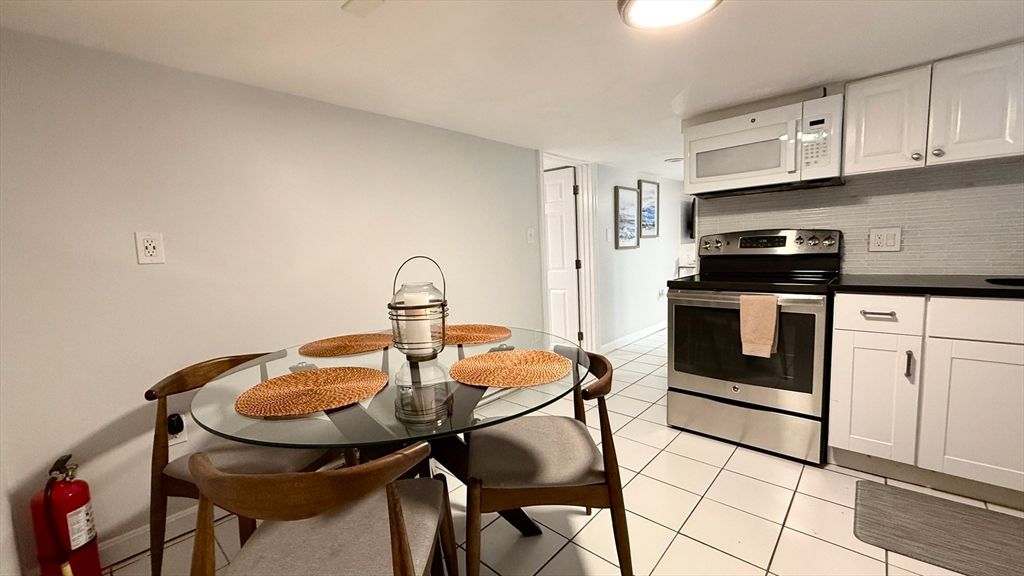 Dining room, Interior, Kitchen, Stainless Steel Appliances