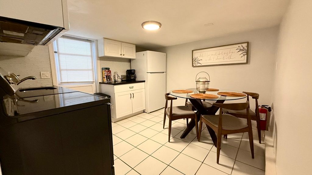 Dining room, Interior, Kitchen, Recessed Lighting