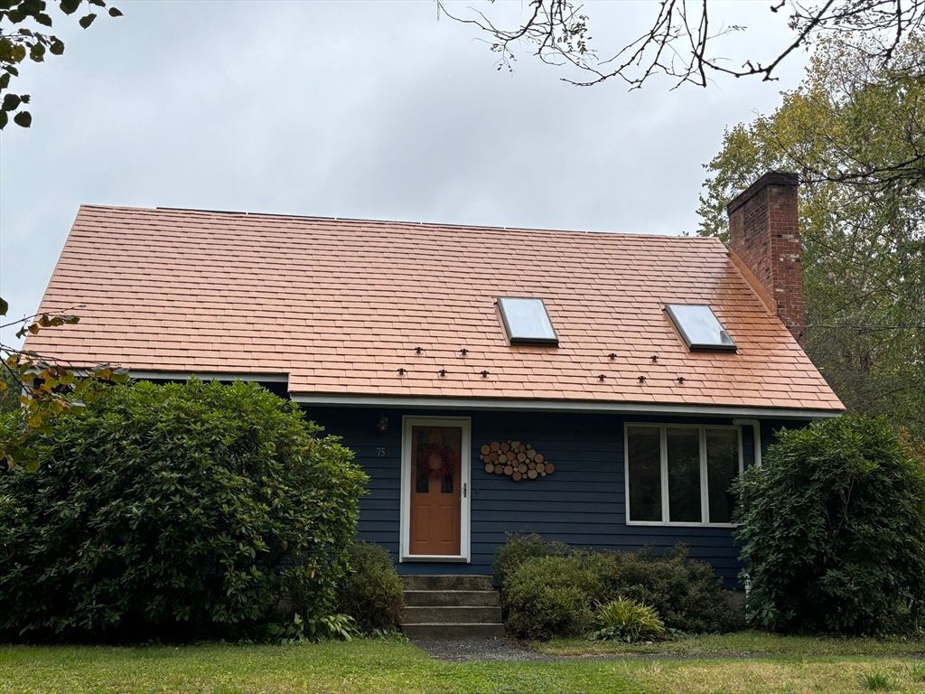 Exterior, Facade, Cape Cod