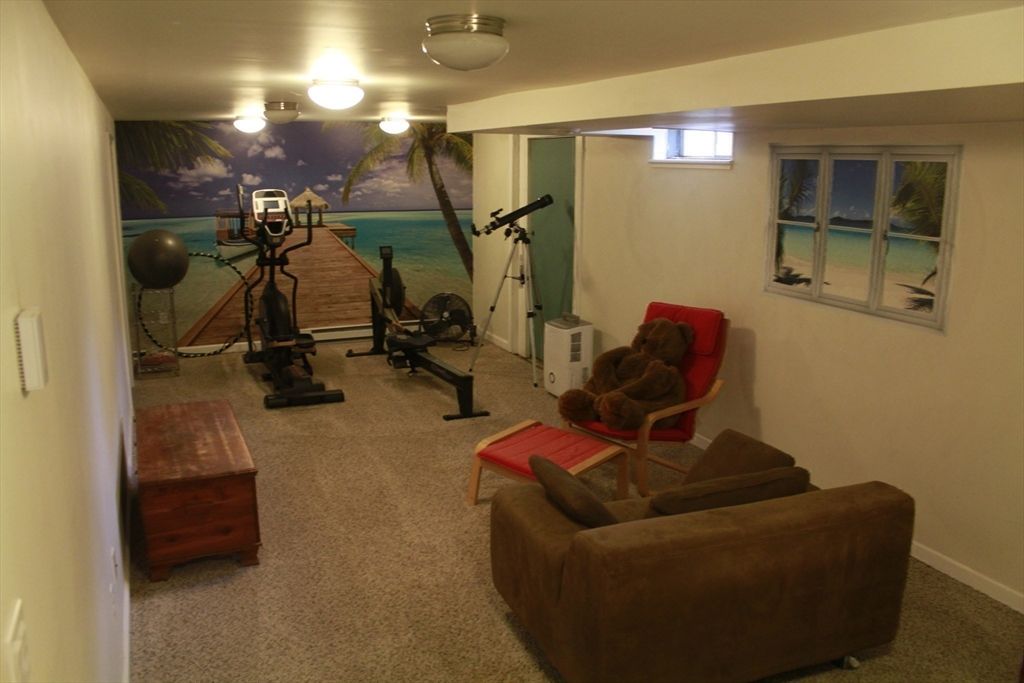 Fitness Equipment, Interior, Living room, Water