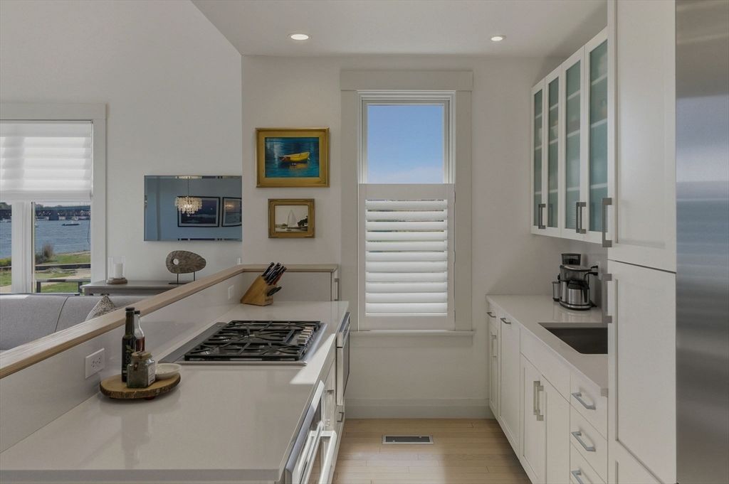 Interior, Kitchen, Recessed Lighting, Water, Wood Texture Flooring