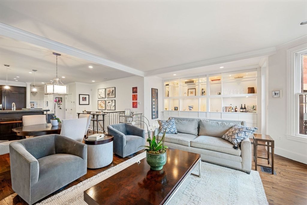 Dining room, Interior, Kitchen, Living room, Pendant Lights, Recessed Lighting, Wood Texture Flooring