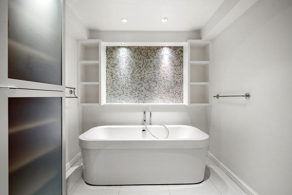 Bathroom, Free Standing Baths, Interior, Recessed Lighting