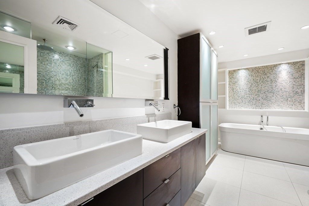 Bathroom, Dual Sink Vanities, Free Standing Baths, Interior, Recessed Lighting