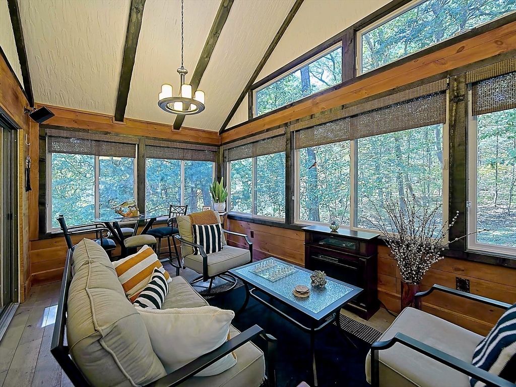 Dining room, Interior, Living room, Pendant Lights, Sun Room, Wood Texture Flooring, Wooden Walls