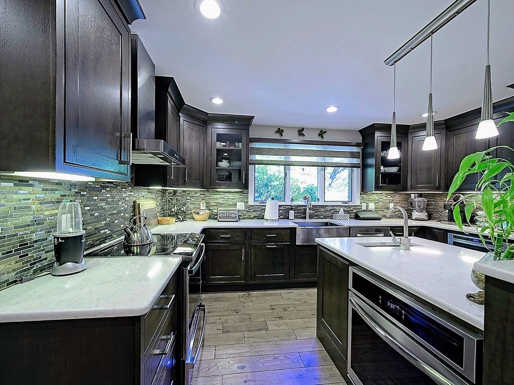 Interior, Kitchen, Pendant Lights, Recessed Lighting, Wood Texture Flooring
