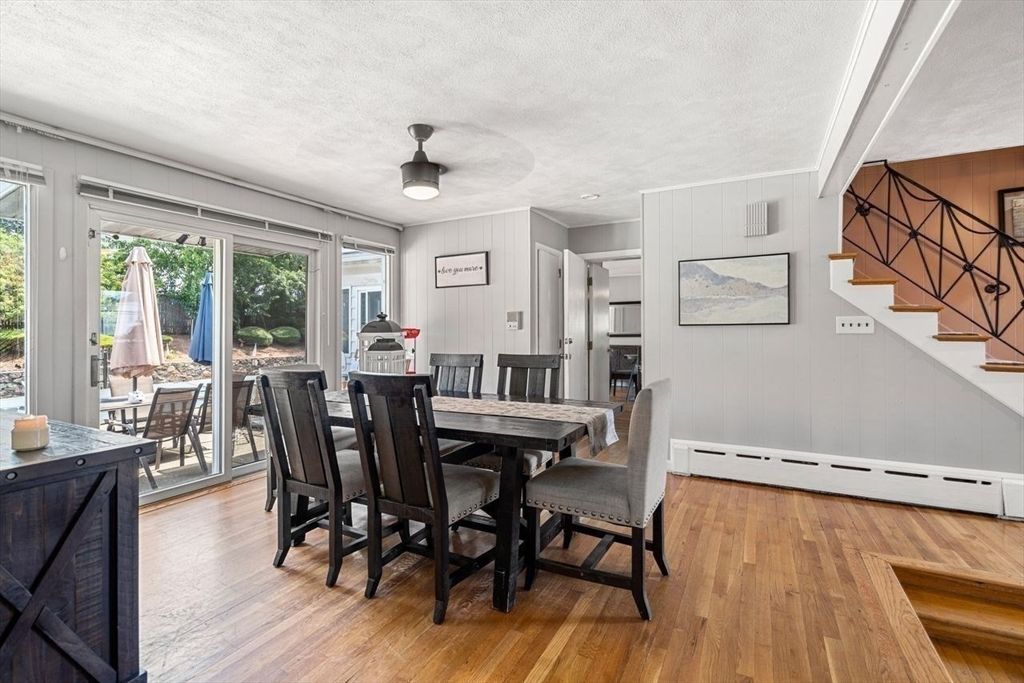 Dining room, Interior, Wood Texture Flooring