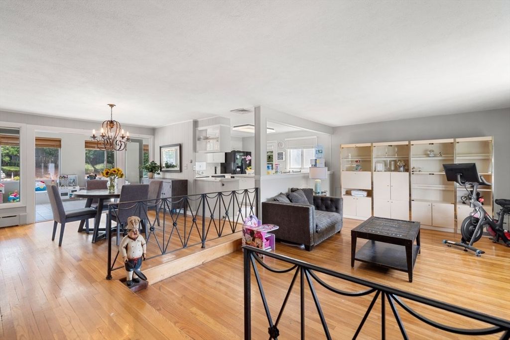 Chandelier, Dining room, Fitness Equipment, Interior, Kitchen, Living room, Wood Texture Flooring