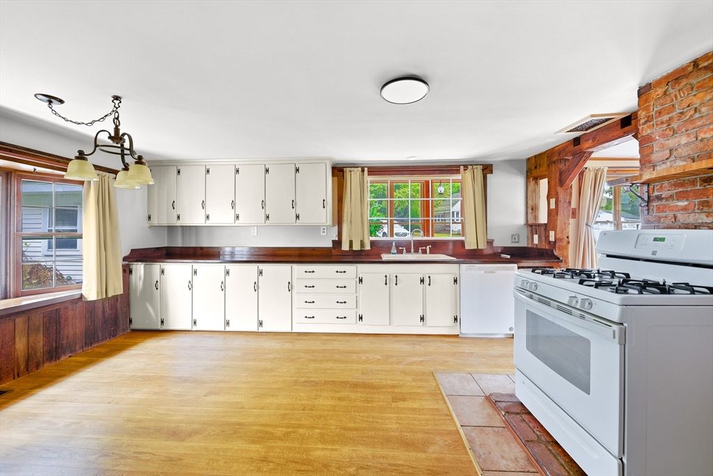 Interior, Kitchen, Pendant Lights, Stone Walls, Wood Texture Flooring