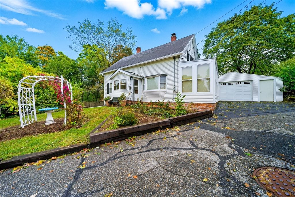 Backyard, Detached Garage, Exterior