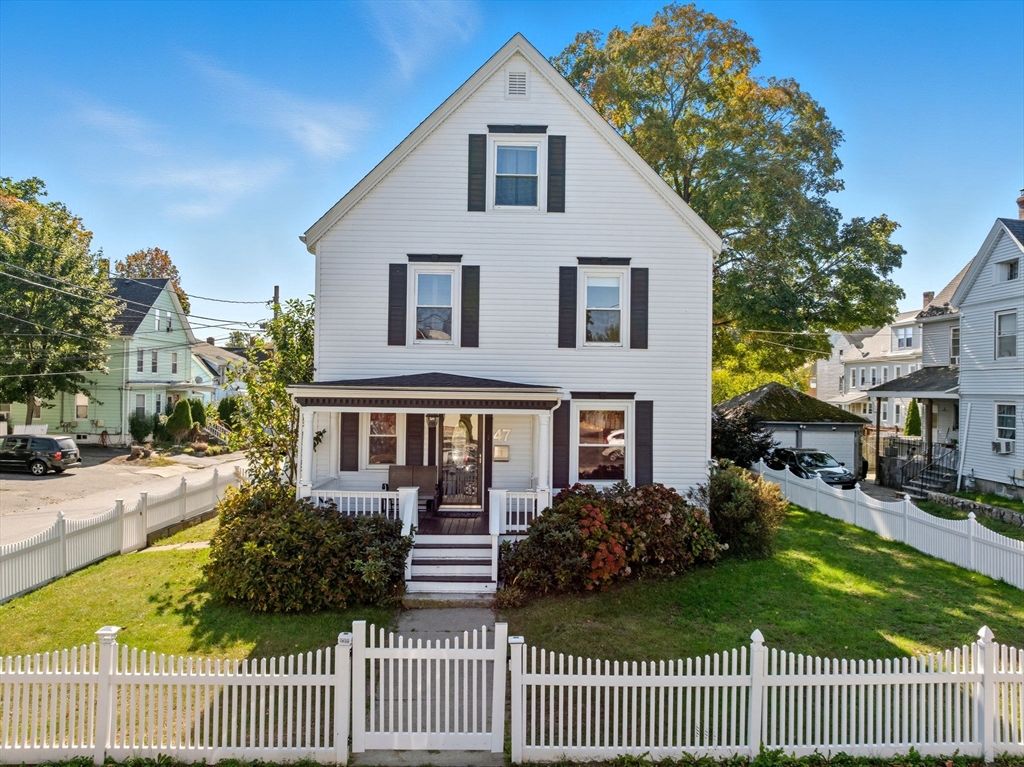 Backyard, Exterior, Facade, Queen Anne Victorian