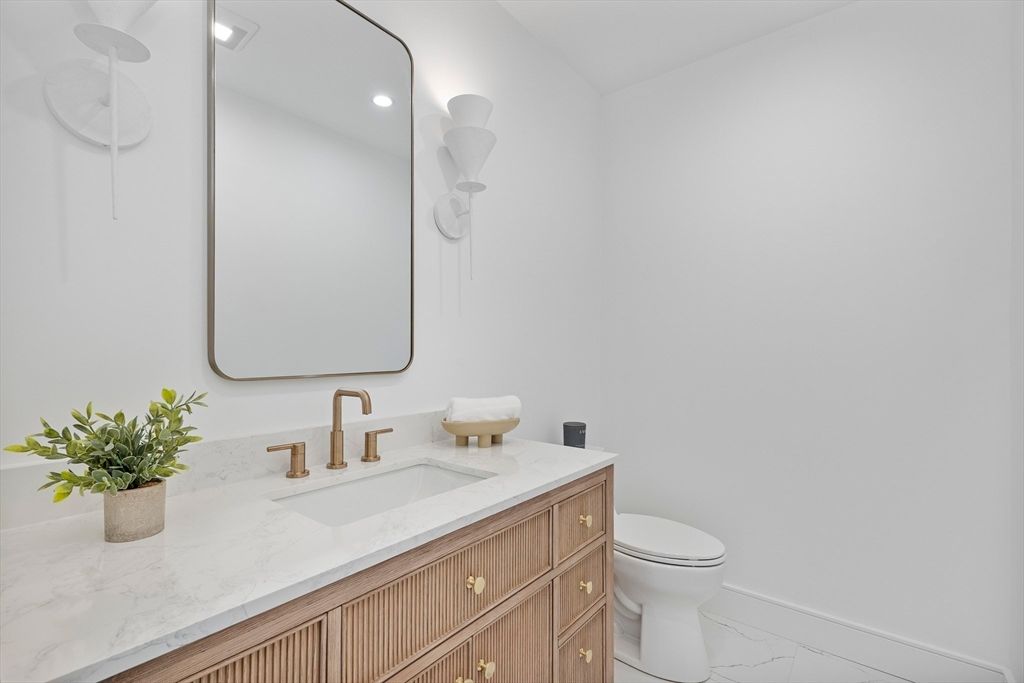 Bathroom, Interior, Marble, Recessed Lighting