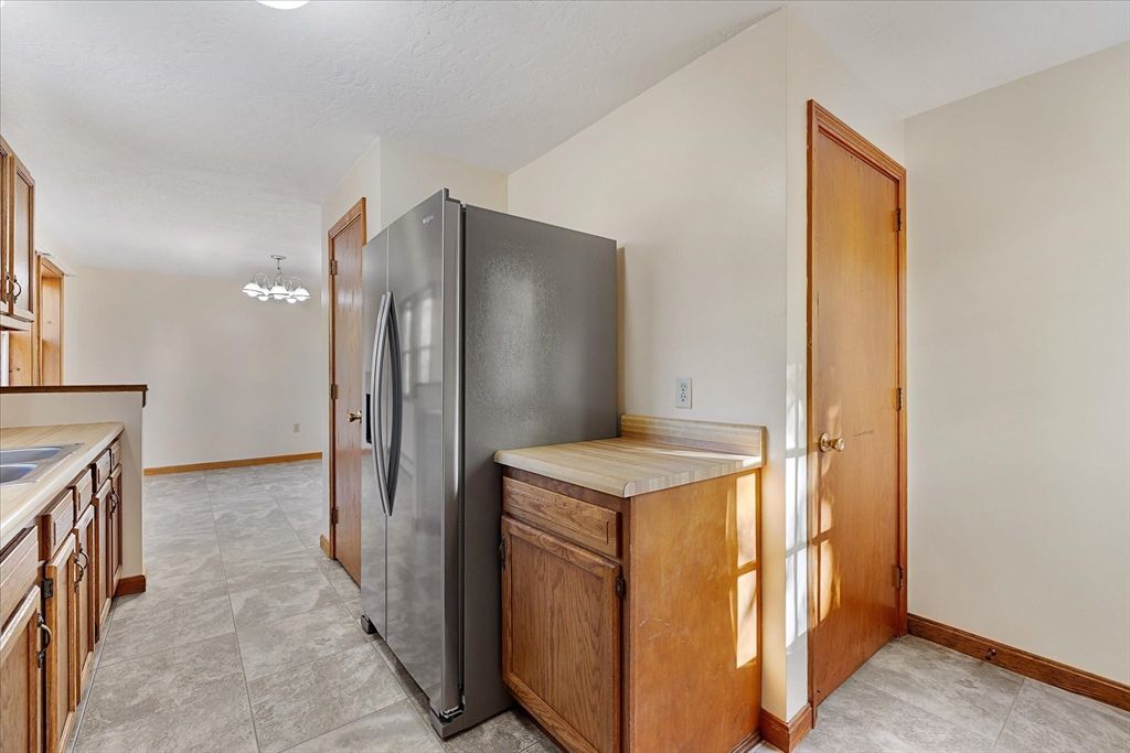 Chandelier, Interior, Kitchen