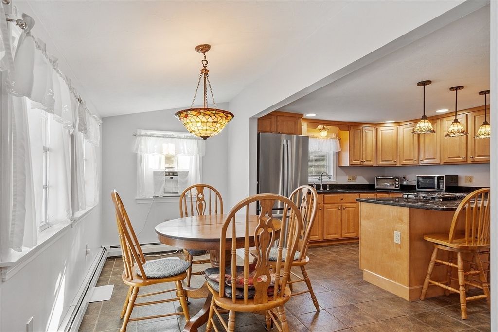 Dining room, Interior, Kitchen, Pendant Lights, Recessed Lighting