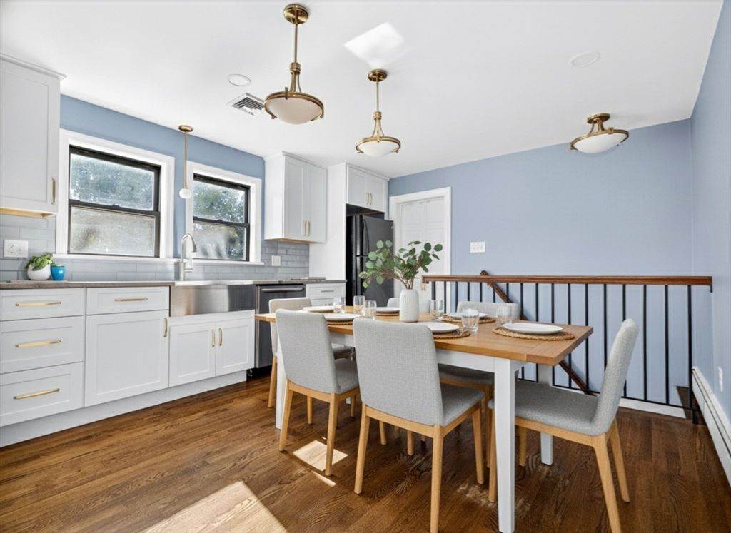 Dining room, Interior, Kitchen, Pendant Lights, Wood Texture Flooring