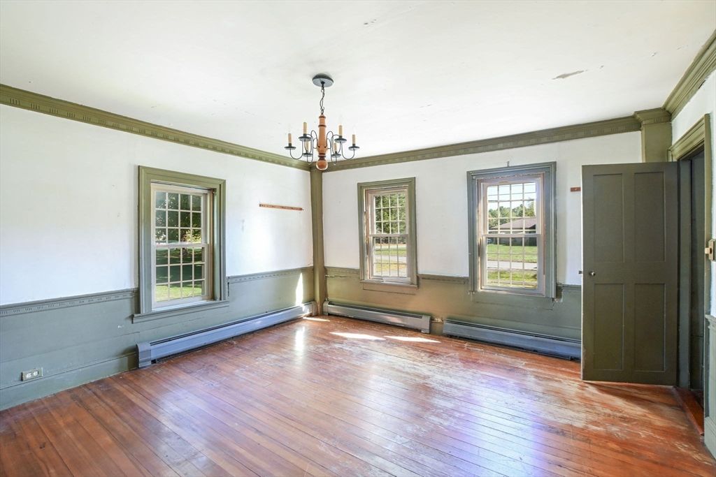 Empty room, Interior, Pendant Lights, Wood Texture Flooring