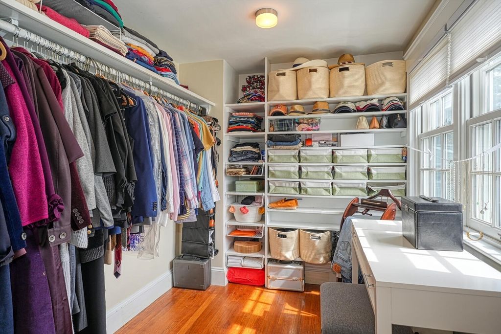 Interior, Walk-in Closets, Wood Texture Flooring