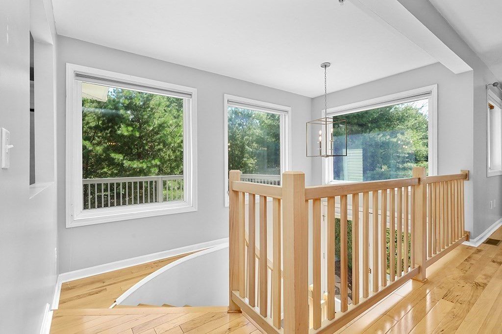 Interior, Pendant Lights, Wood Texture Flooring