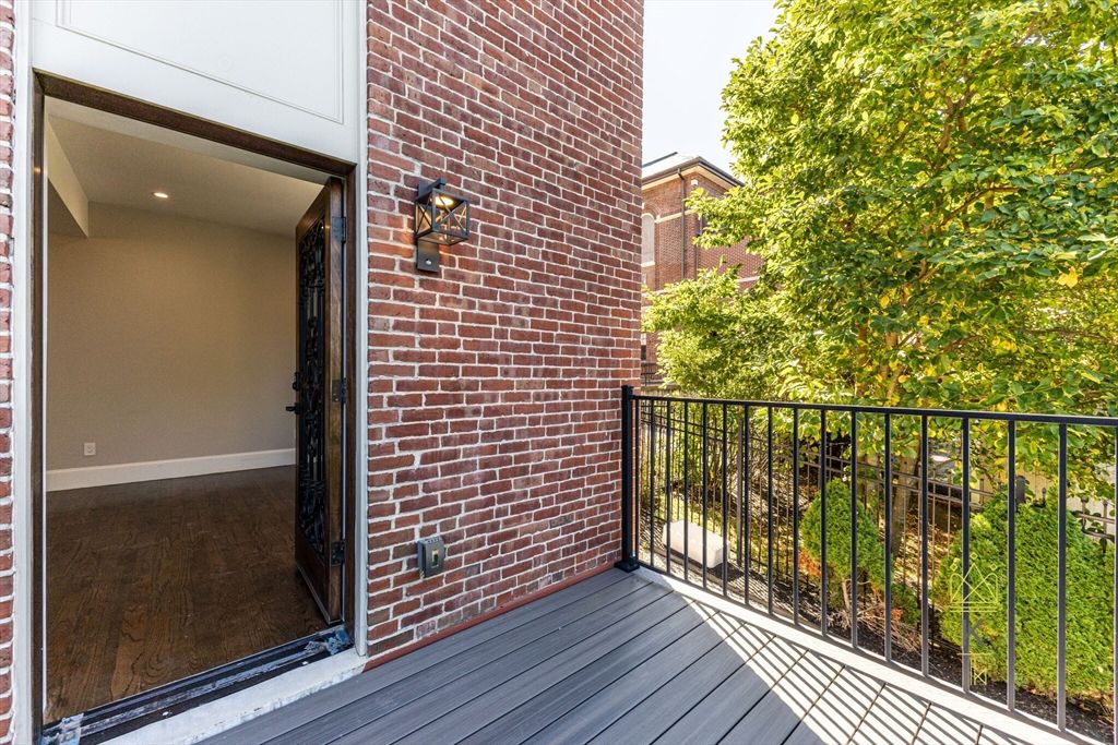 Exterior, Wood Texture Flooring