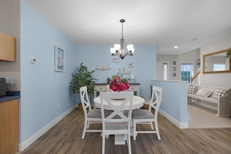 Chandelier, Dining room, Interior, Recessed Lighting, Wood Texture Flooring