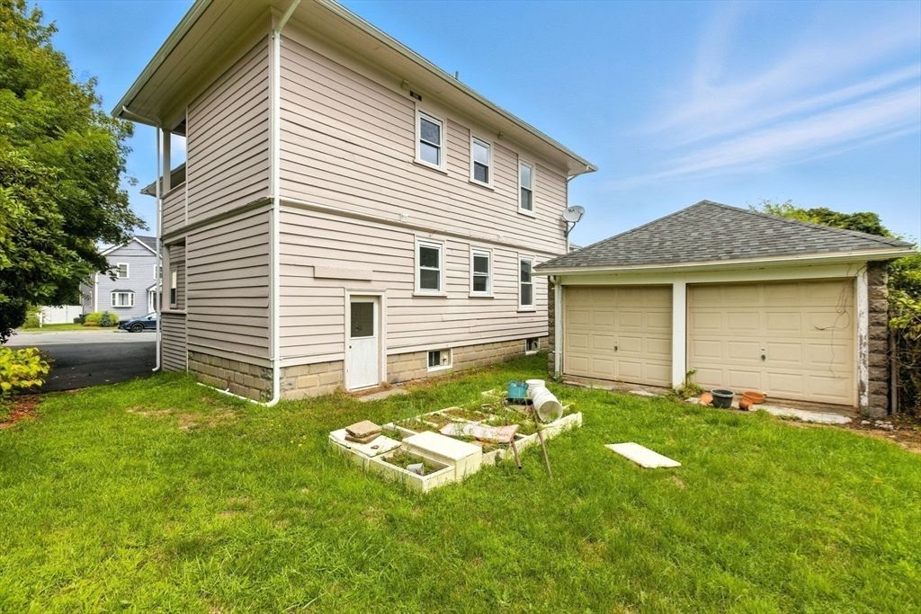 Backyard, Detached Garage, Exterior