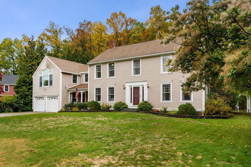 Attached, Backyard, Exterior, Facade, Georgian