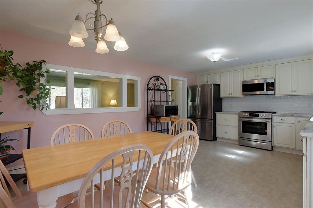 Dining room, Interior, Kitchen, Stainless Steel Appliances