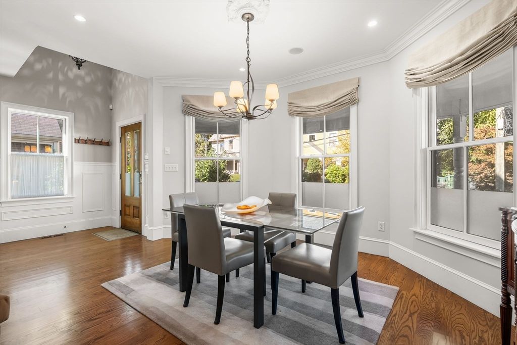 Chandelier, Dining room, Interior, Recessed Lighting, Wood Texture Flooring