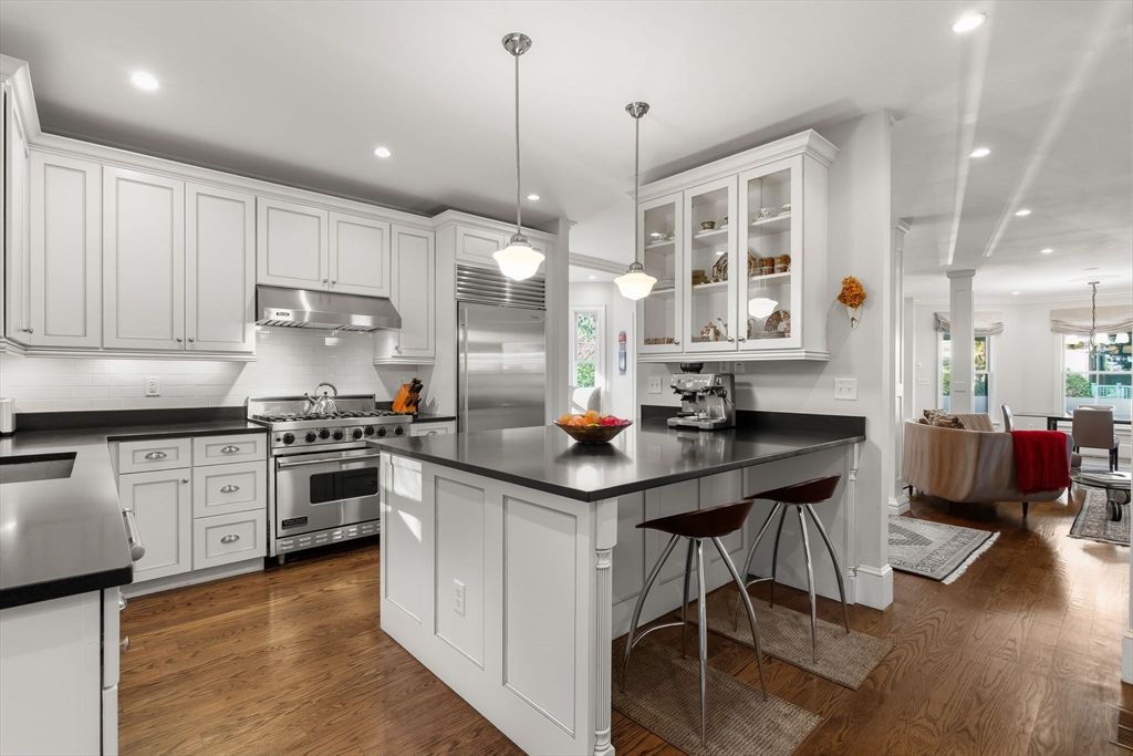 Dining room, Interior, Kitchen, Pendant Lights, Recessed Lighting, Stainless Steel Appliances, Wood Texture Flooring
