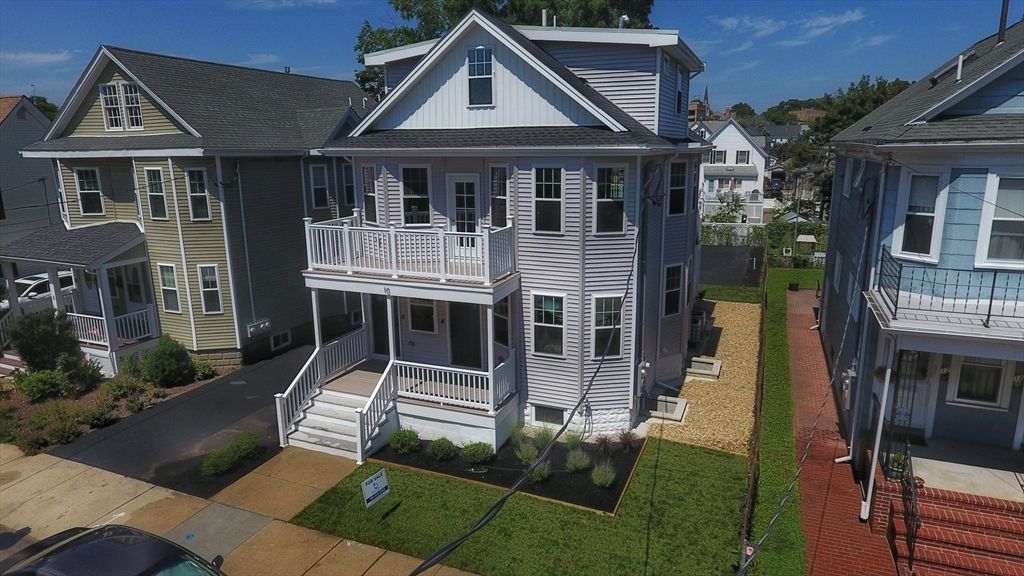 Exterior, Facade, Queen Anne Victorian
