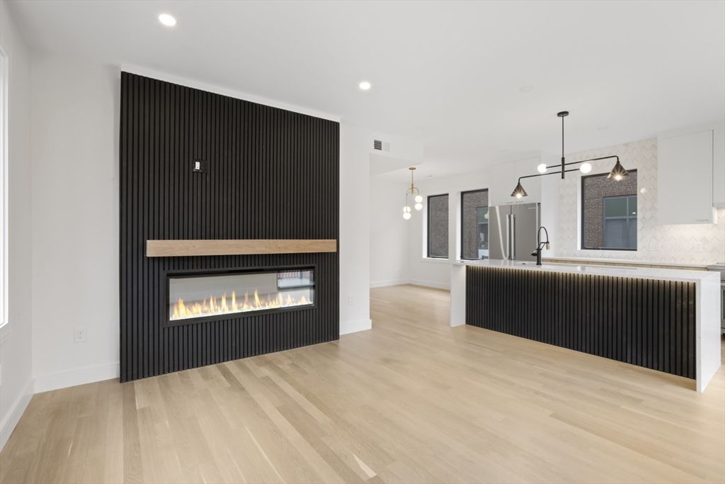 Fireplace, Interior, Kitchen, Pendant Lights, Recessed Lighting, Wood Texture Flooring