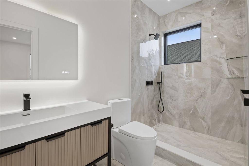 Bathroom, Interior, Marble Walls, Recessed Lighting