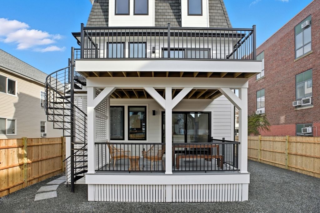 Exterior, Facade, Queen Anne Victorian