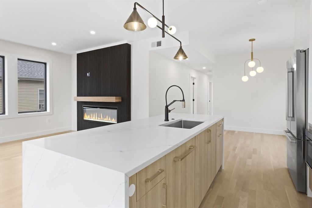 Fireplace, Interior, Kitchen, Pendant Lights, Recessed Lighting, Wood Texture Flooring