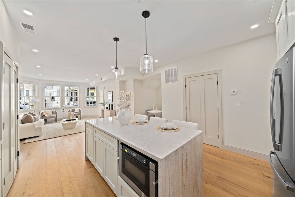 Dining room, Interior, Kitchen, Living room, Pendant Lights, Recessed Lighting, Wood Texture Flooring