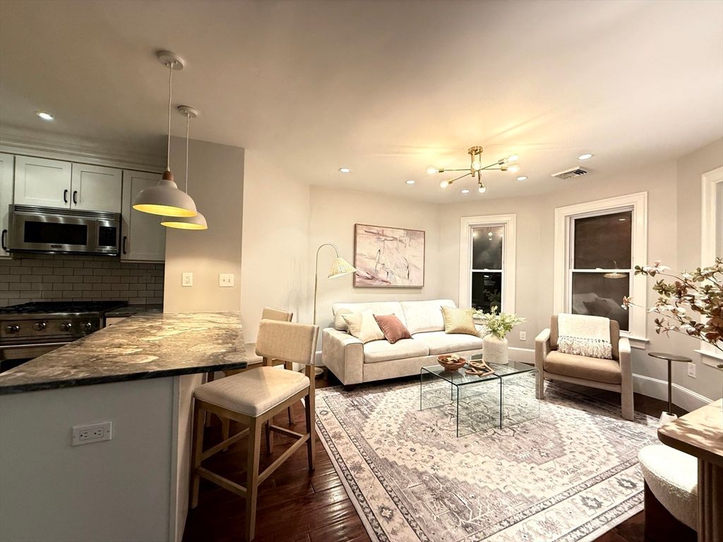 Interior, Kitchen, Living room, Pendant Lights, Recessed Lighting, Wood Texture Flooring